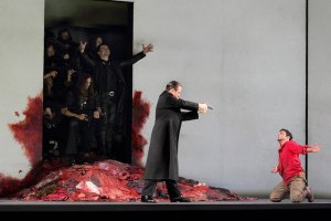 Franco Fagioli as Idamante and Matthew Polenzani as Idomeneo in Martin Kušej’s production of Idomeneo © ROH.Catherine Ashmore 2014