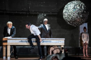 Andreas Wolf (Leporello),  Jean-Sébastien Bou (Don Giovanni), Sir Willard White (Il Commendatore), Barbara Hannigan (Donna Anna) © Bernd Uhlig