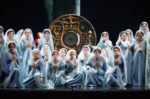 Ladies of the Coro de la Asociación de Amigos del Teatro de la Maestranza (Photo: Guillermo Mendo)