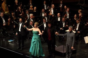 Charles Castronovo, Joyce DiDonato, Ludovic Tézier, Edwin Crossley-Mercer, members of the Berliner Philharmoniker Photo: © Xenia Varelas 