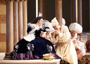 Anna Bonitatibus (Isabella), Ildar Abdrazakov (Mustafà) (c) Wiener Staatsoper / Michael Pöhn 