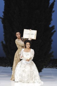 As Dorabella with Malin Hartelius as Fiordiligi at the Opernhaus Züirch © Suzanne Schwiertz 