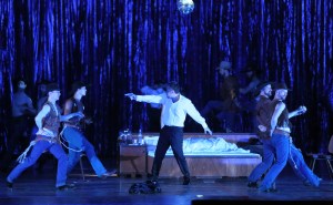 Mariusz Kwiecień, Opernballett der Bayerischen Staatsoper. Photo: © Wilfried Hösl