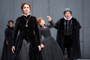 The Hamburg Staatsoper production of Don Carlos as seen in 2008. © Brinkhoff/Mögenburg