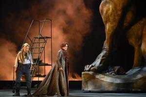 Lise Lindstrom & Agnes Zwierko © Opéra de Montréal / Yves Renaud