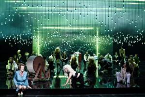 Thomas Walker as Platée with Ensemble at the Staatstheater Stuttgart © A.T. Schaefer