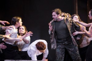 Michèle Losier (Béatrice), Sophie Karthaüser (Héro), Sébastien Droy (Bénédict) © Bernd Uhlig