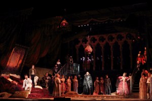 Les Contes d'Hoffmann at the Royal Opera House © ROH/Catherine Ashmore