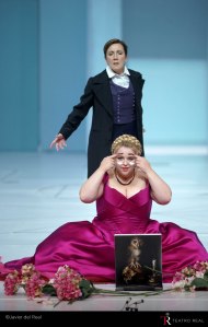 Monica Bacelli & Karina Gauvin.  Photo: © Javier del Real