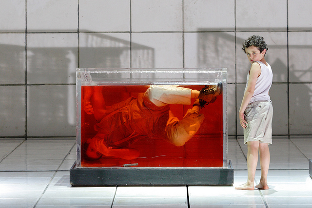 10589938674_470b14d317_z